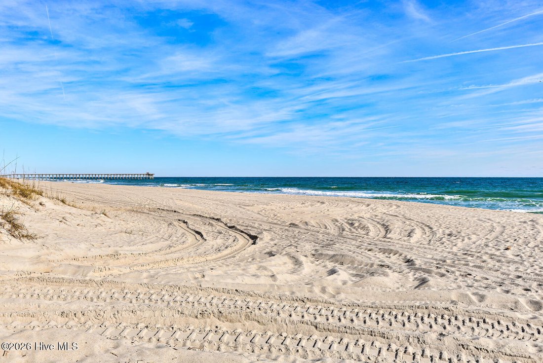 Townhouse in Kure Beach, North Carolina, United States 5 - 17606276
