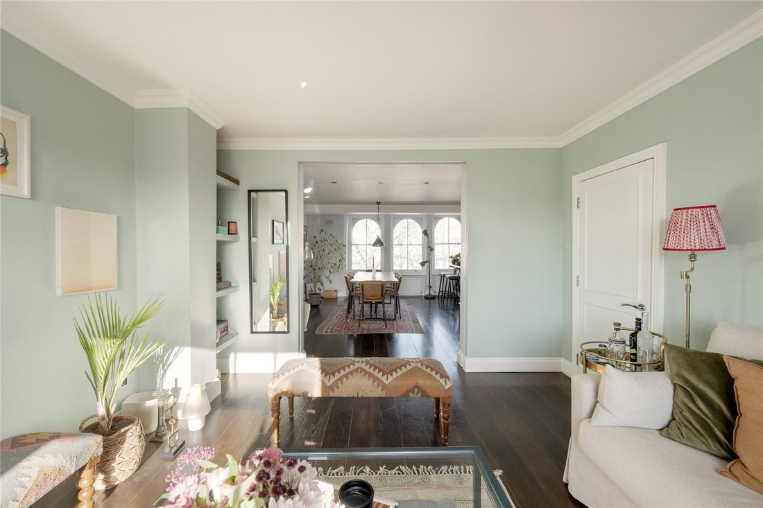 Apartment in Holland Park, Kensington And Chelsea, England 2 - 17598487