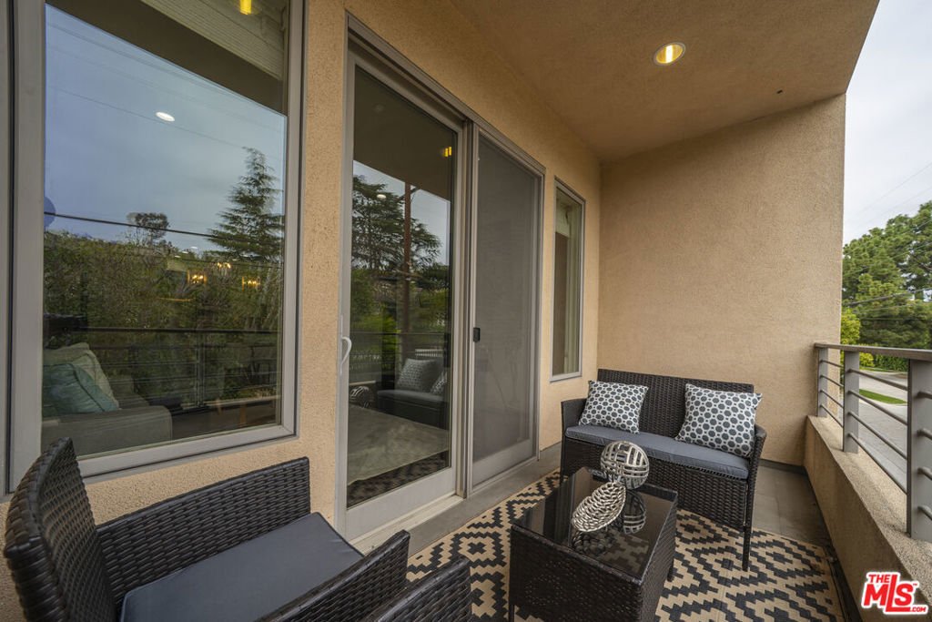 Condo in Los Angeles, California, United States 4 - 17606326