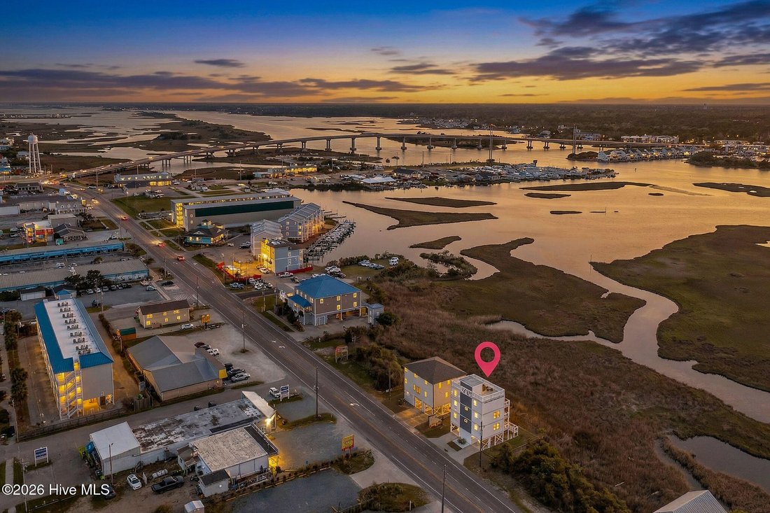 House in Surf City, North Carolina, United States 4 - 17613526