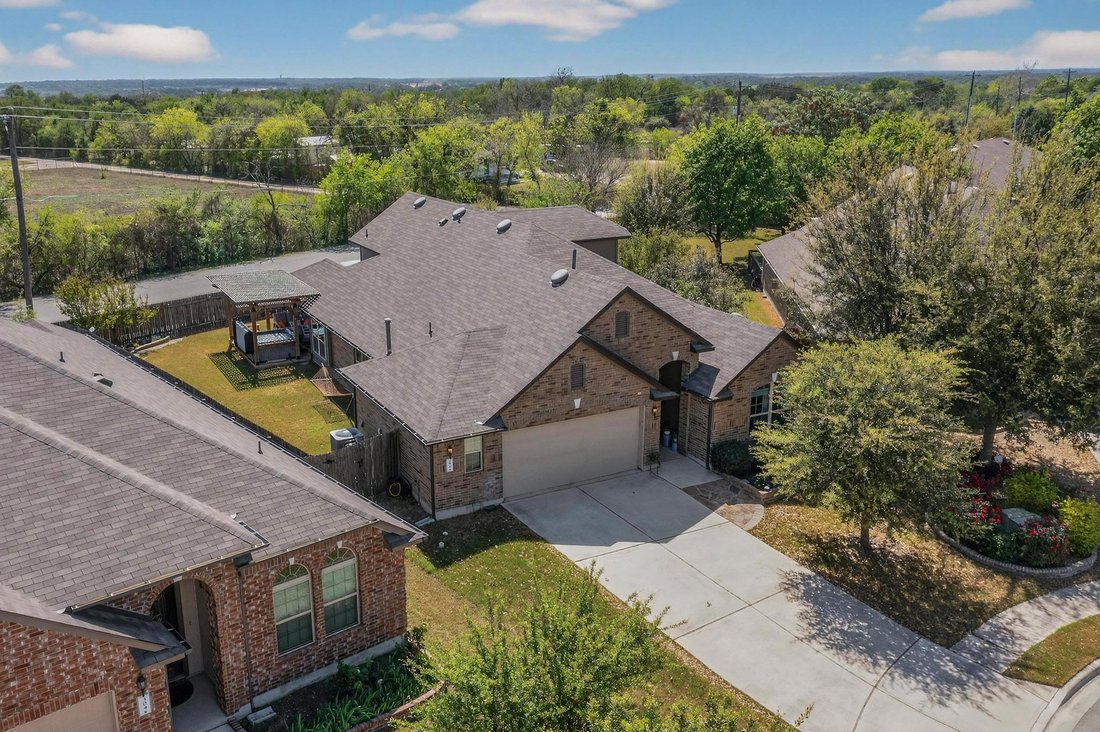 House in Buda, Texas, United States 2 - 17611093