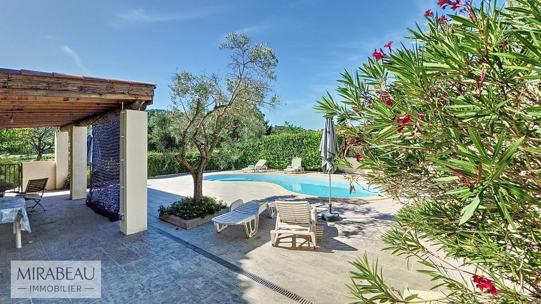 Villa in Beaumont-de-Pertuis, Provence-Alpes-Côte d'Azur, France 1 - 17615061