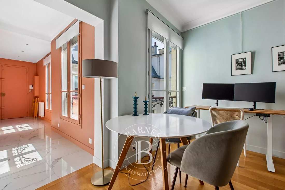 Apartment in Porte Dauphine, Paris 16e Arrondissement, Paris 4 - 17602253