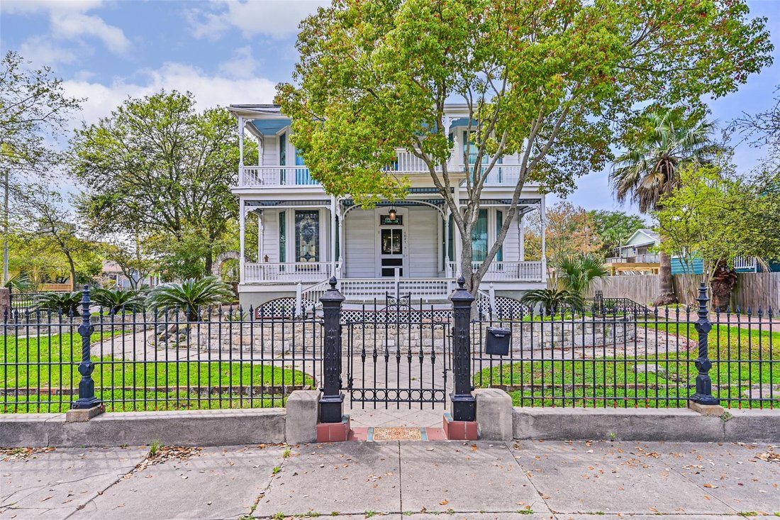 House in Galveston, Texas, United States 1 - 17611138