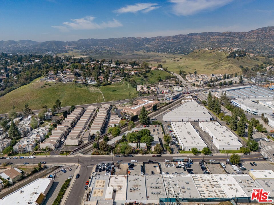 Canoga Park, California, United States 1 - 17605877