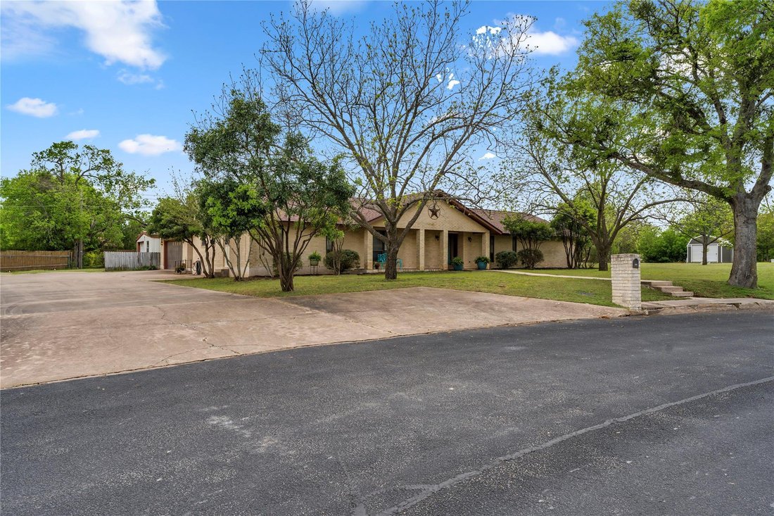House in Burnet, Texas, United States 2 - 17609974