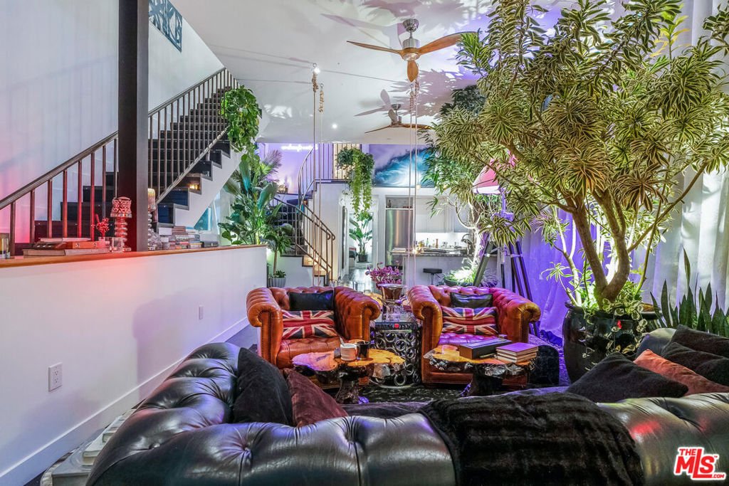 Los Angeles, California, United States 2 - 17606096