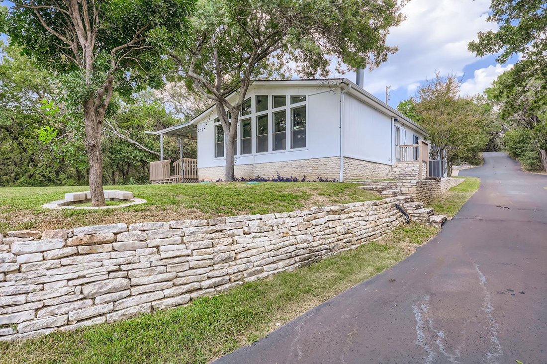 House in Leander, Texas, United States 2 - 17610197