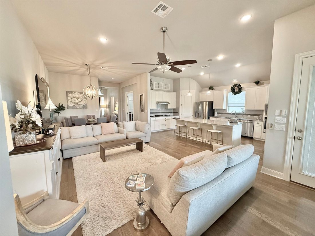 House in Leander, Texas, United States 5 - 17609773