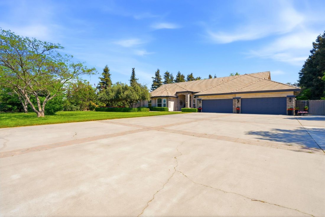 House in Dinuba, California, United States 3 - 17365431