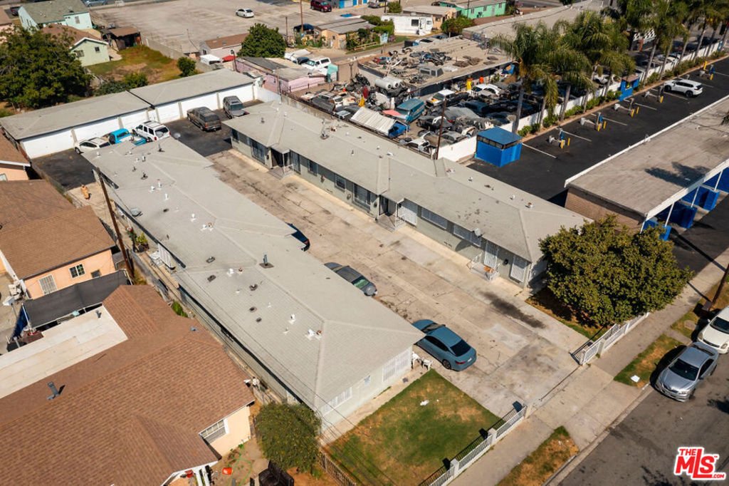 Compton, California, United States 3 - 17605777