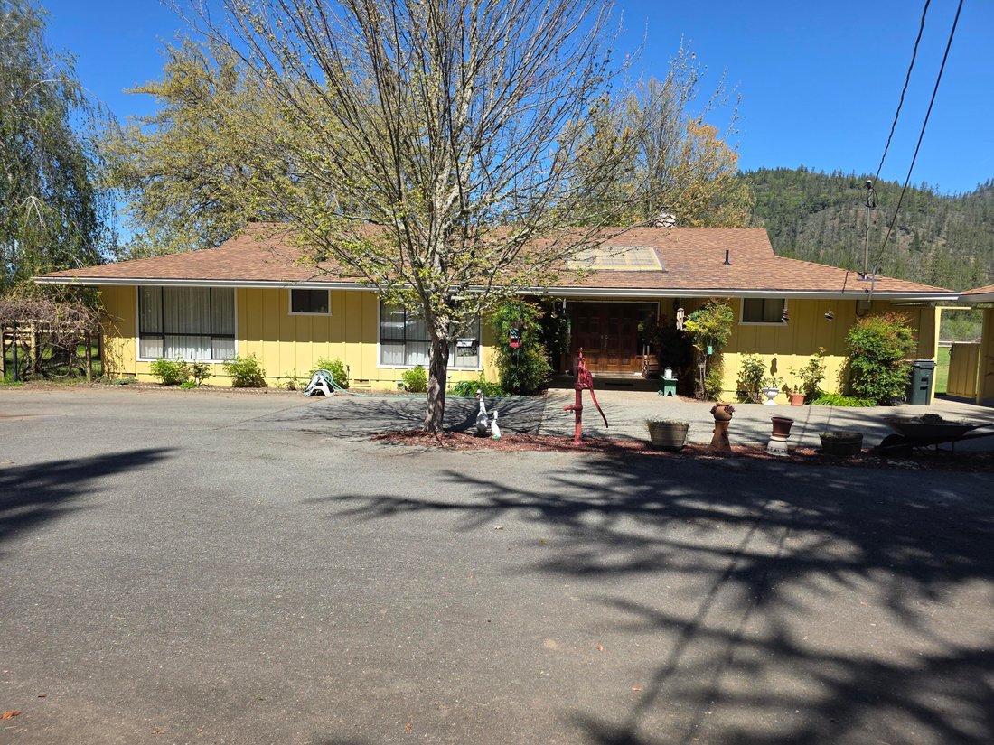 House in Grants Pass, Oregon, United States 2 - 17612328