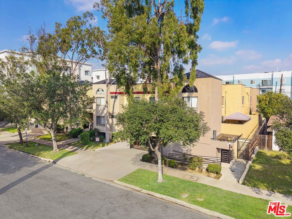 Glendale, California, United States 3 - 17605731