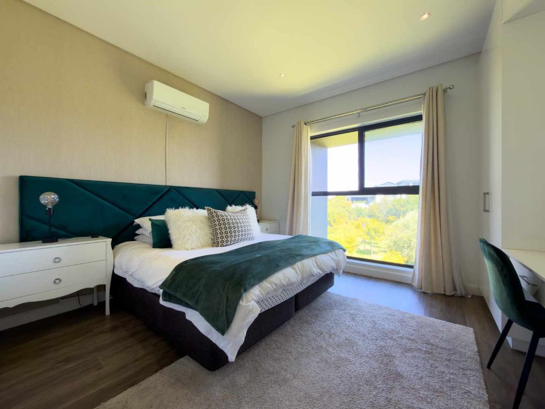 Apartment in Halfway House Estate, Gauteng, South Africa 2 - 17598981