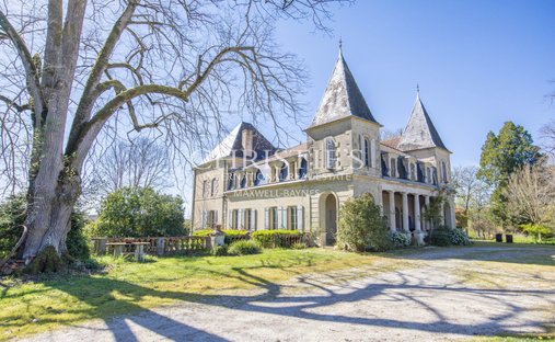 Castello a Lauzun, Nuova Aquitania, Francia 1