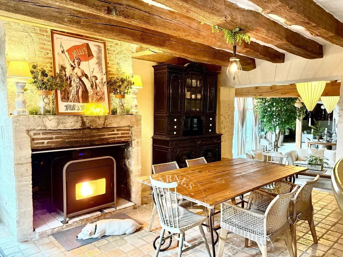 Estate in Vernou-sur-Brenne, Centre-Val de Loire, France 3 - 17602456
