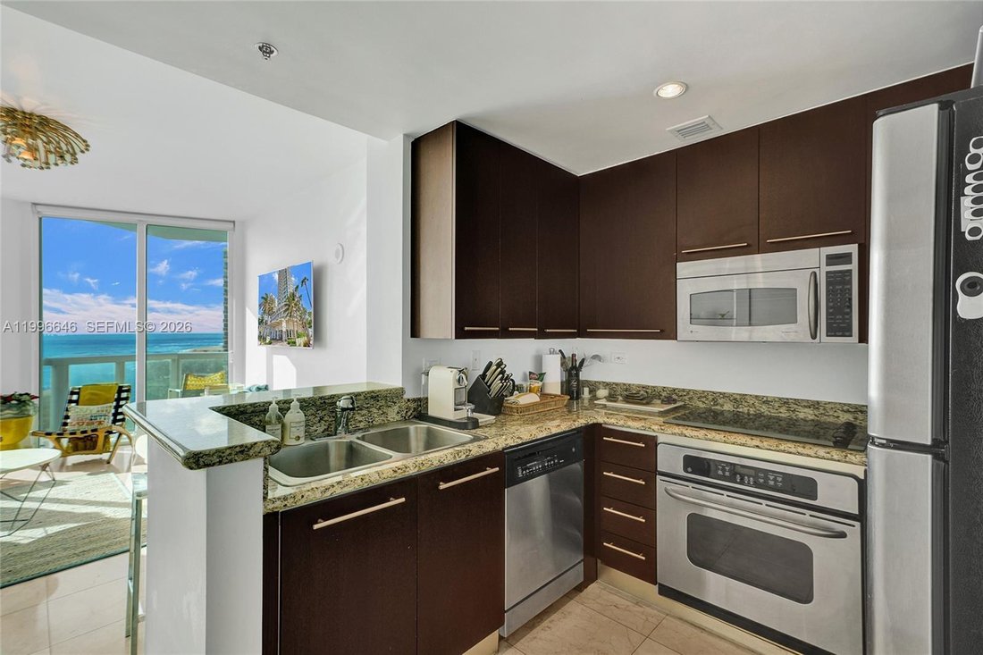 Condo in Miami Beach, Florida, United States 4 - 17613326