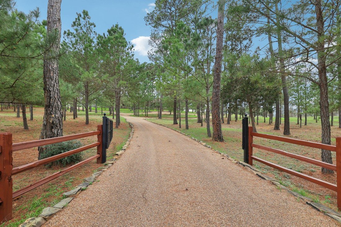 House in Bastrop, Texas, United States 3 - 17610204