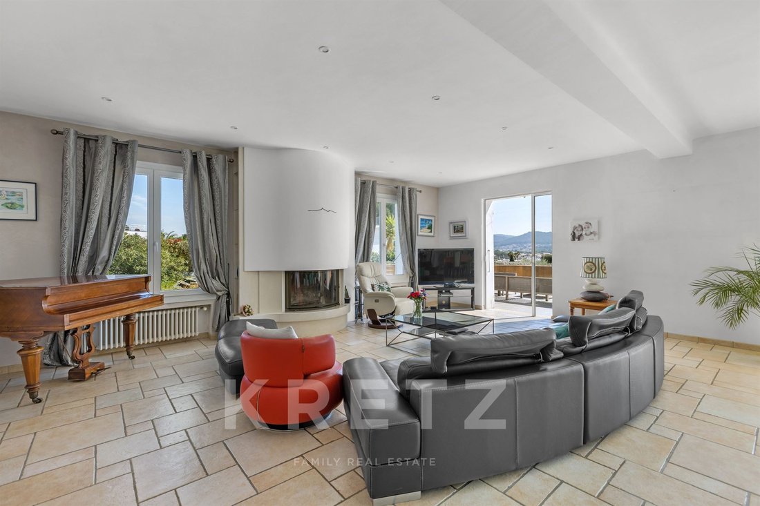 House in Saint-Cyr-sur-Mer, Provence-Alpes-Côte d'Azur, France 4 - 17599879