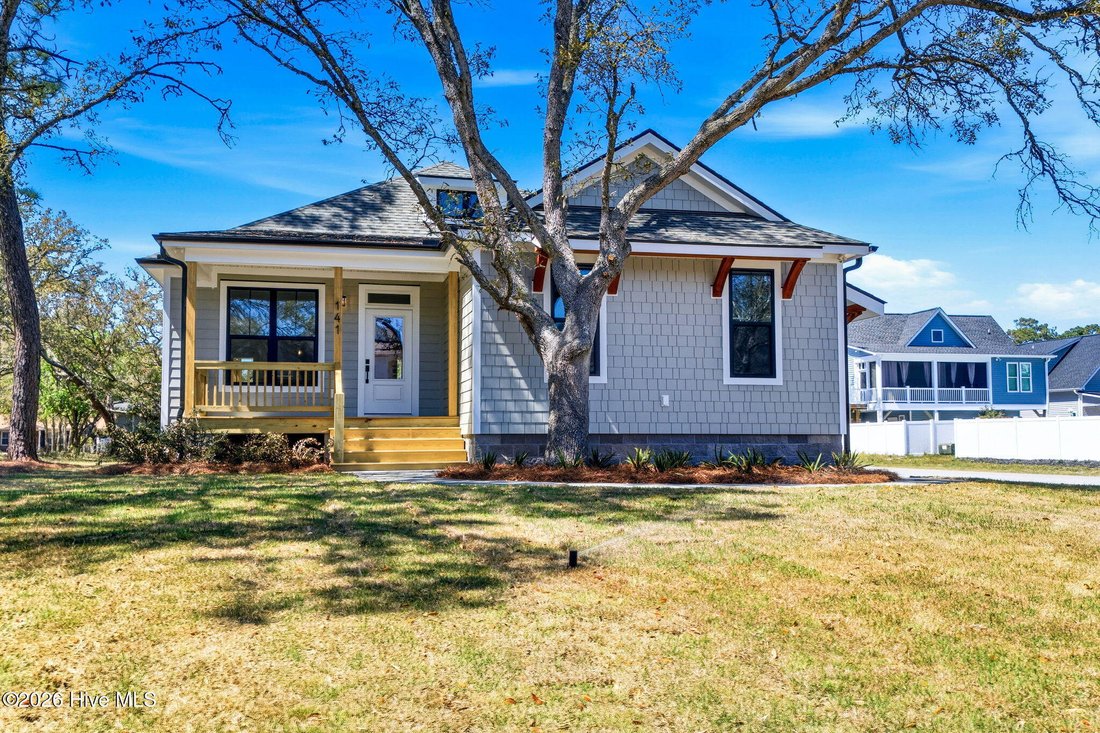 House in Oak Island, North Carolina, United States 4 - 17605216
