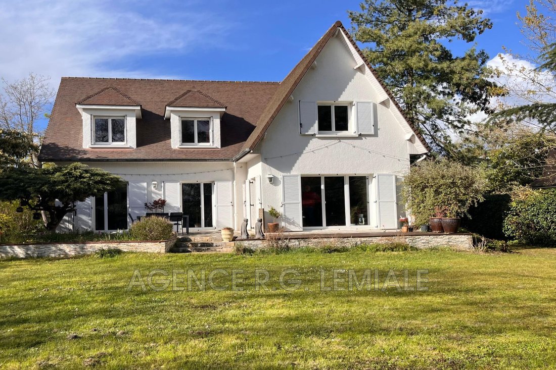 Villa in Charlemagne, Maisons-Laffitte, France 2 - 17567238