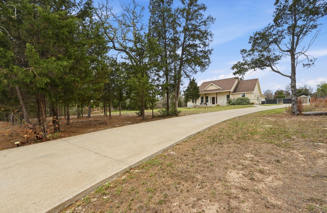 House in Elgin, Texas, United States 4 - 17609197