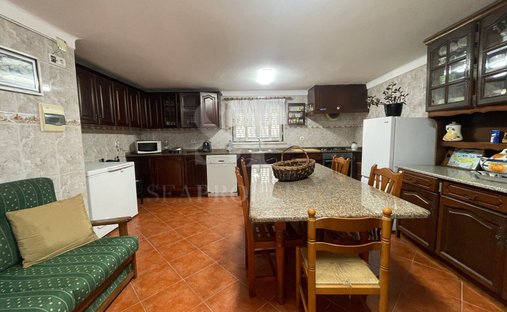 Country House in Amoreira, Leiria District, Portugal 1