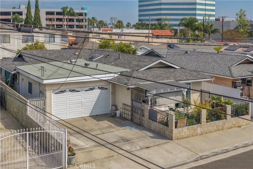 Huntington Beach, California, United States 2 - 17607931