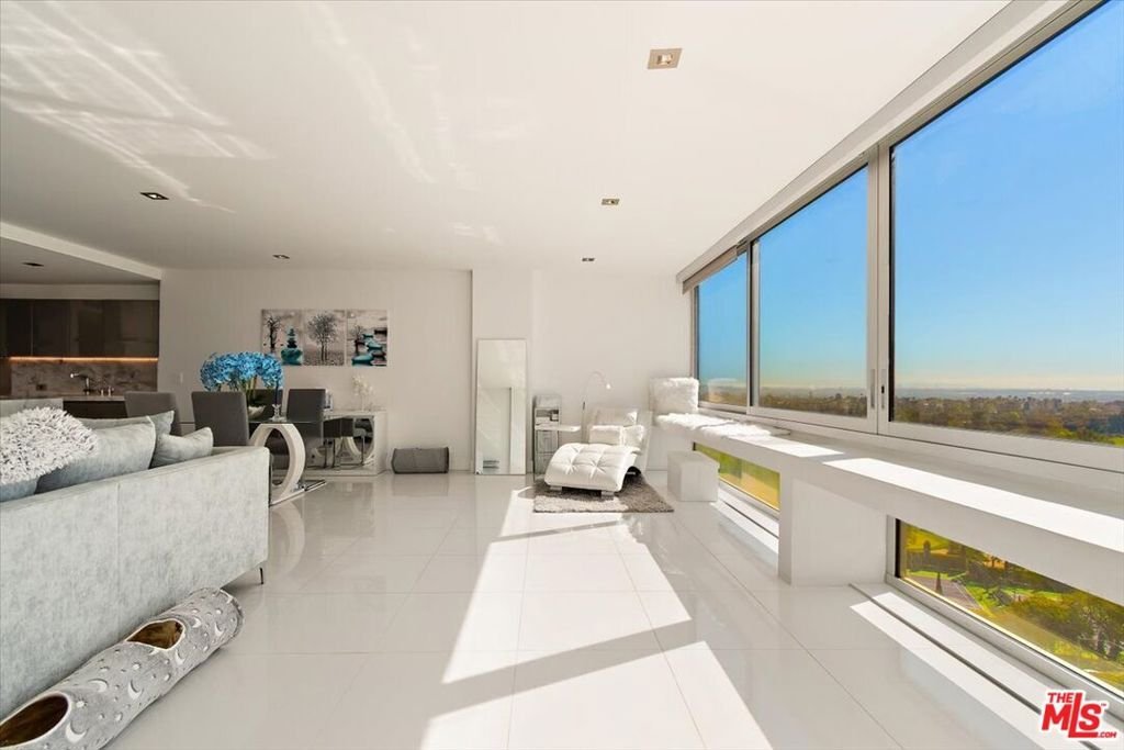 Condo in Los Angeles, California, United States 1 - 17606333