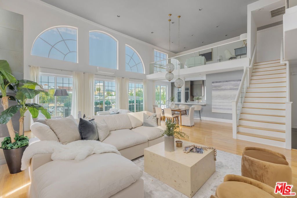 Condo in Los Angeles, California, United States 3 - 17606411