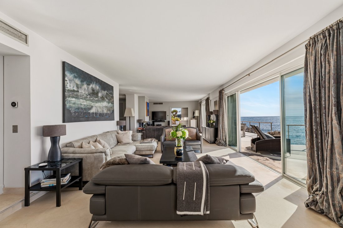 House in Antibes, Provence-Alpes-Côte d'Azur, France 5 - 17599062
