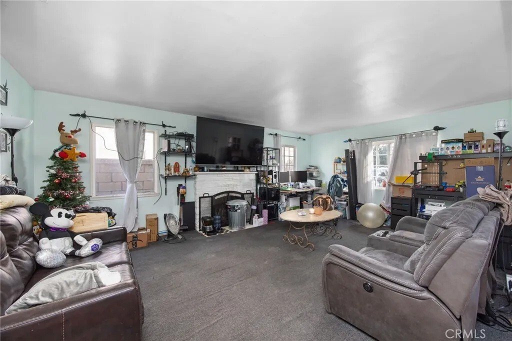 Santa Ana, California, United States 3 - 17607684