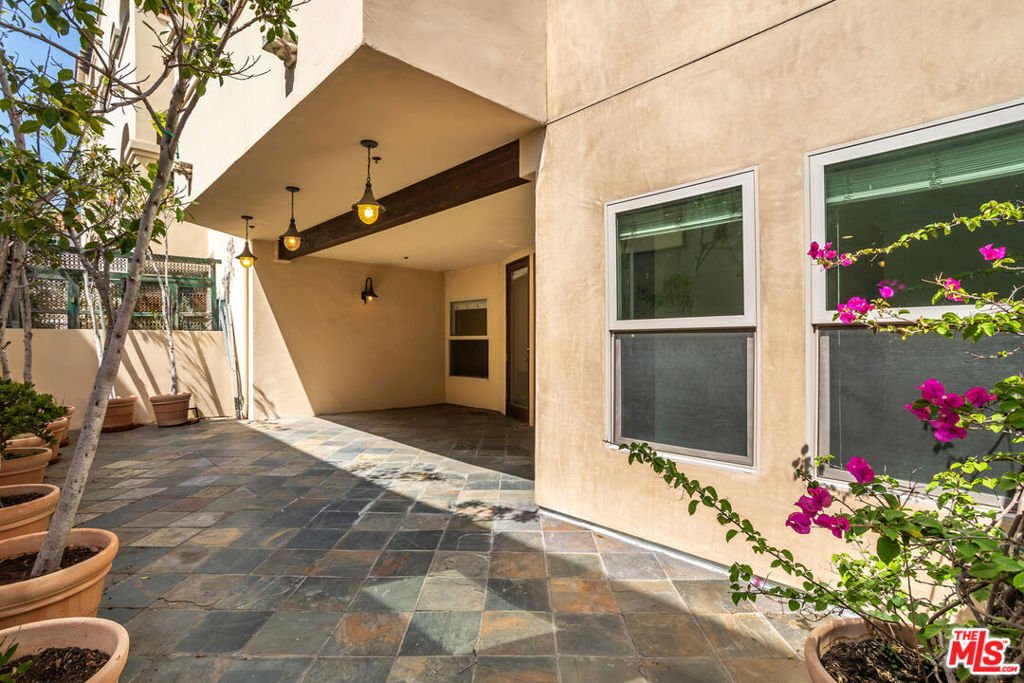 Condo in Los Angeles, California, United States 4 - 17606539