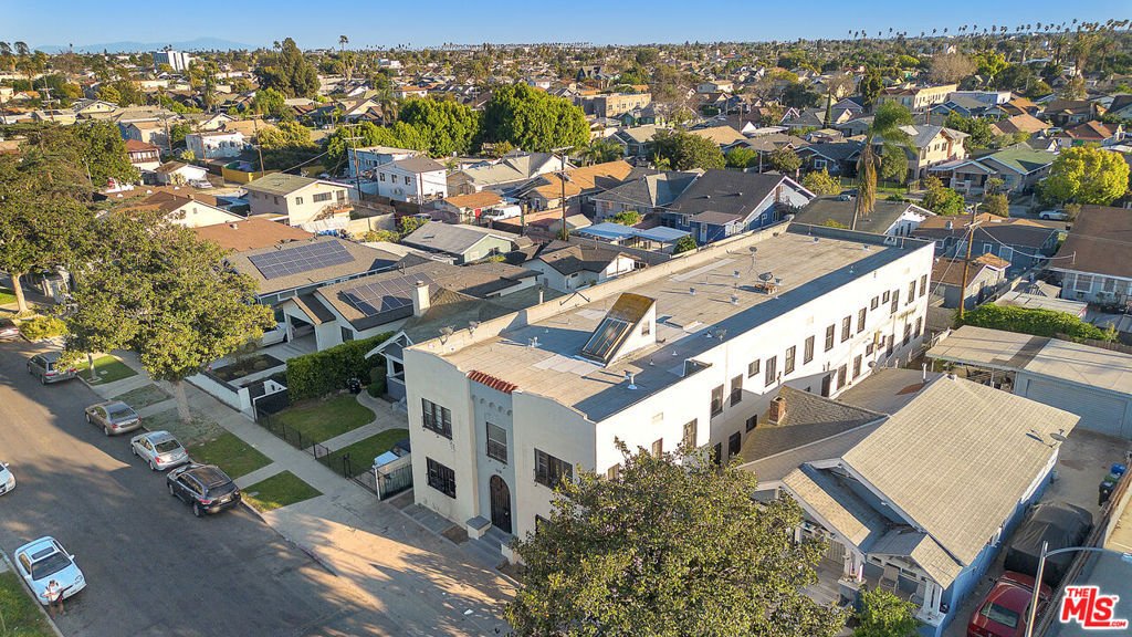 Los Angeles, California, United States 5 - 17606683