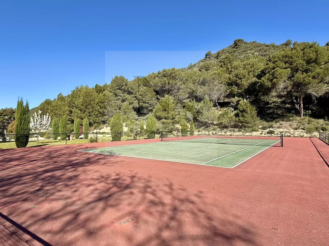 Estate in Lourmarin, Provence-Alpes-Côte d'Azur, France 2 - 17602393