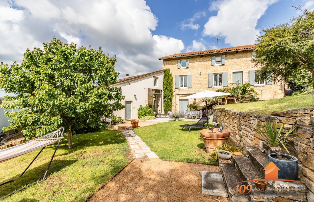 House in Arrondissement of Villefranche-sur-Saône, Auvergne-Rhône-Alpes, France 1 - 17612302