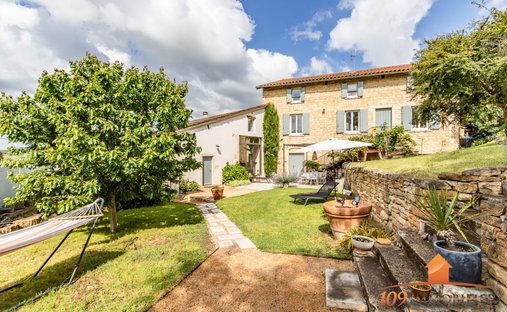Haus in Arrondissement Villefranche-sur-Saône, Auvergne-Rhone-Alpen, Frankreich 1