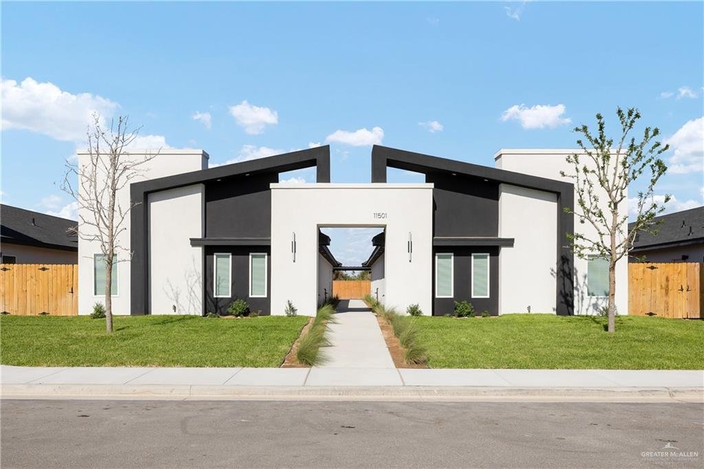 Elsa, Texas, United States 1 - 17604938
