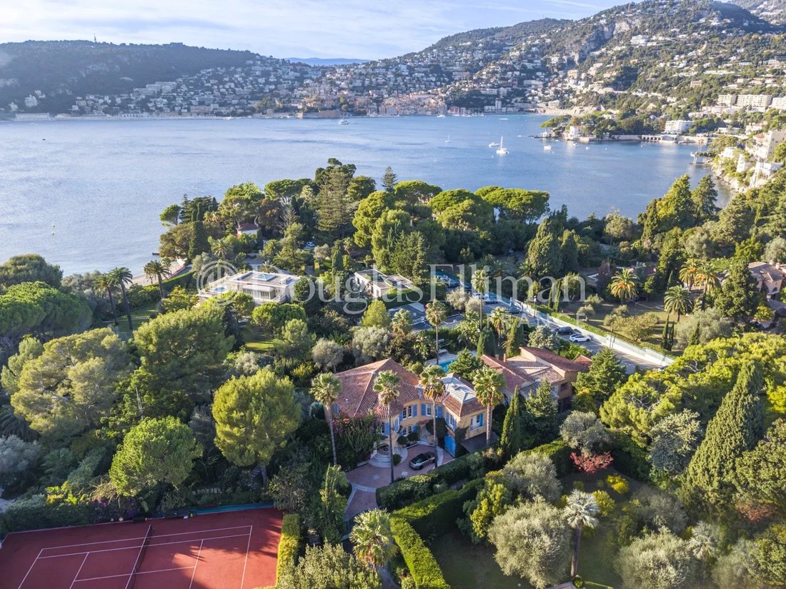 Villa in Saint-Jean-Cap-Ferrat, Provence-Alpes-Côte d'Azur, France 4 - 17220858