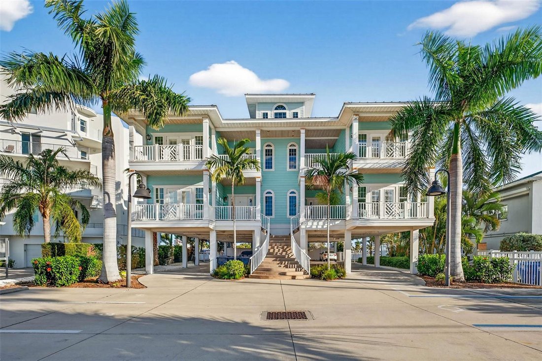 Treasure Island, Florida, United States 2 - 17603767