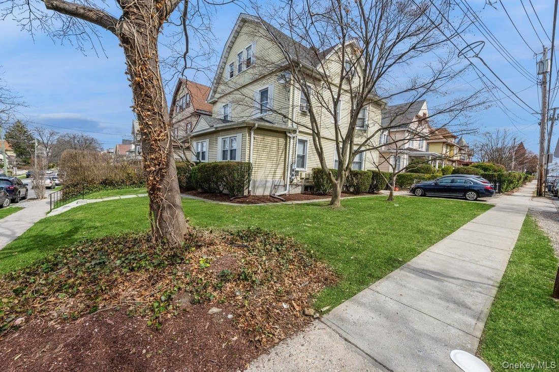 House in Bronxville, New York, United States 1 - 17613076
