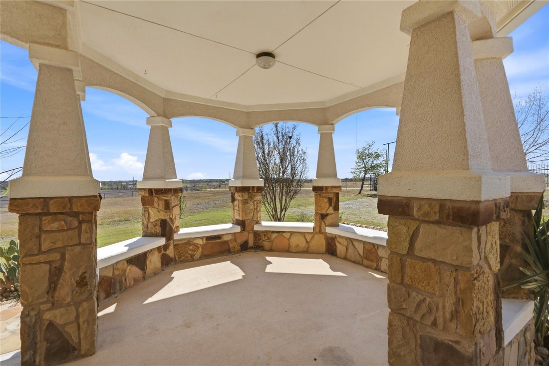 House in Lockhart, Texas, United States 5 - 17609661