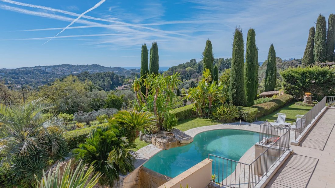 House in Mougins, Provence-Alpes-Côte d'Azur, France 2 - 17602385