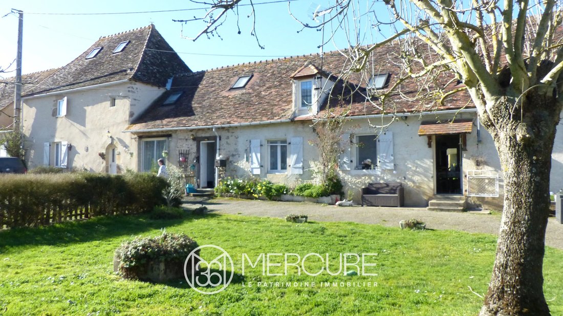 Estate in Lignac, Centre-Val de Loire, France 1 - 17599894