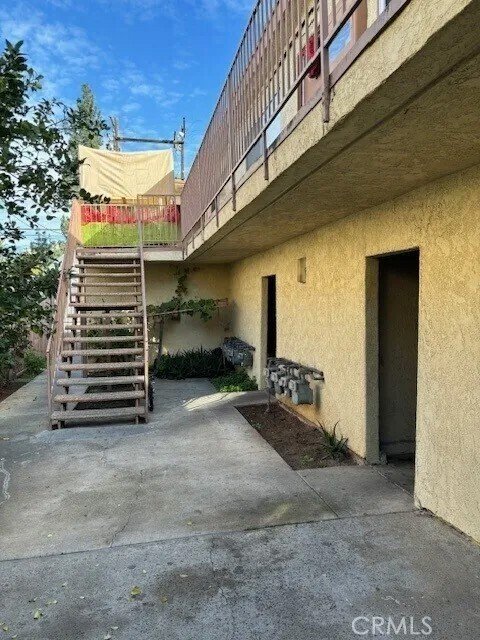 Santa Ana, California, United States 2 - 17606956