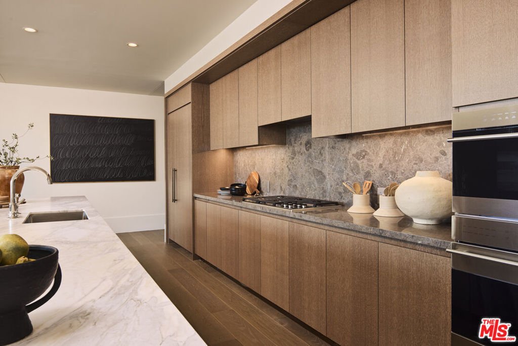 Condo in Los Angeles, California, United States 3 - 17606179