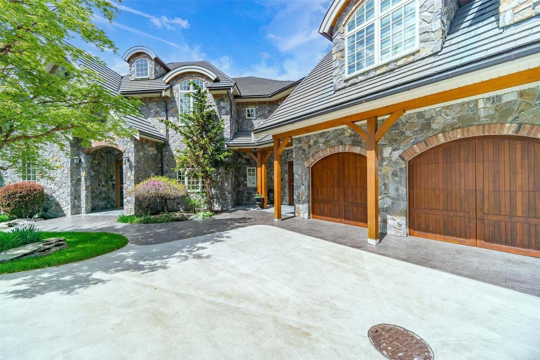 House in Kelowna, British Columbia, Canada 3 - 17612727
