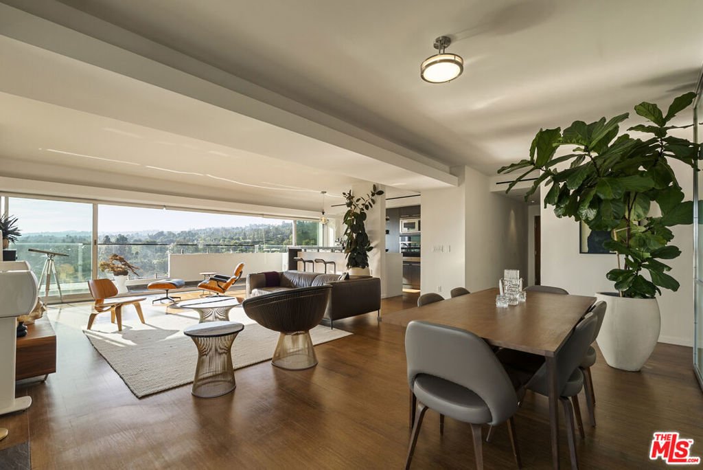 Condo in Los Angeles, California, United States 2 - 17606241