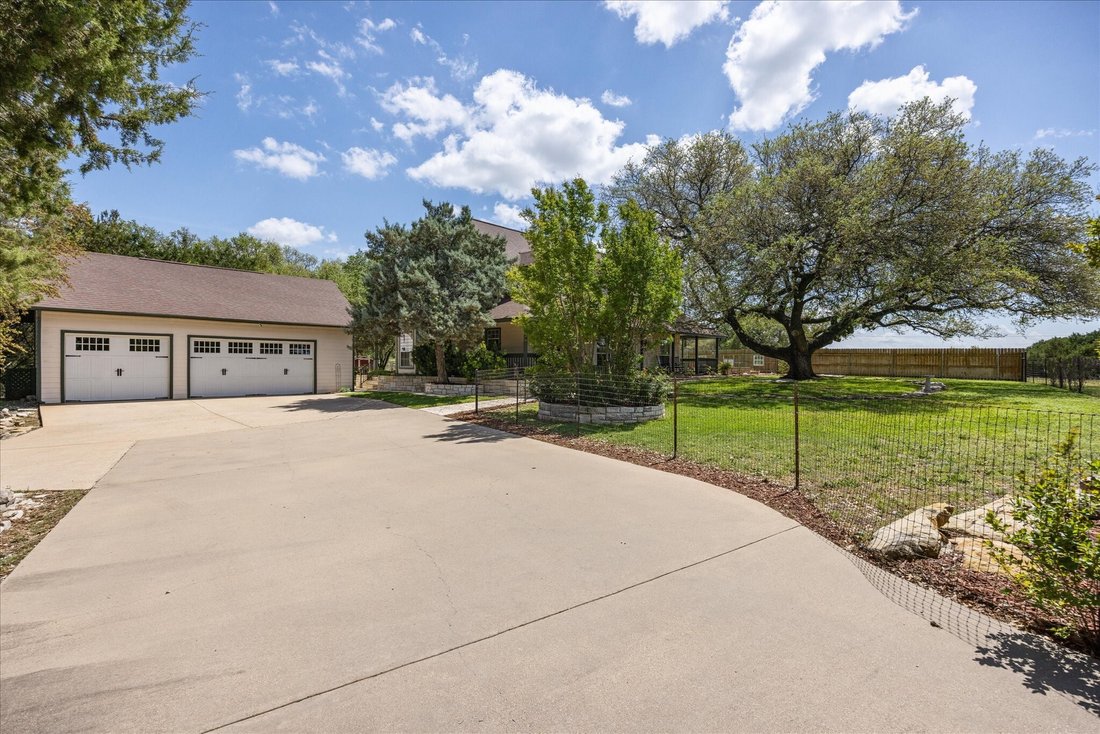 Farm Ranch in Granbury, Texas, United States 4 - 17598555