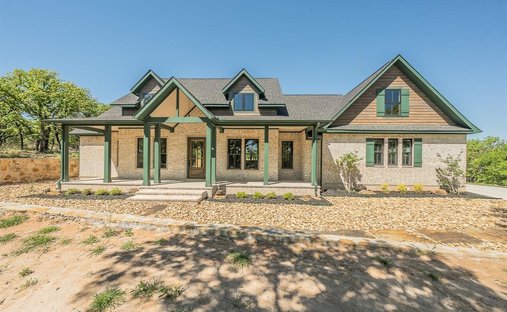 House in Chico, Texas, United States 1